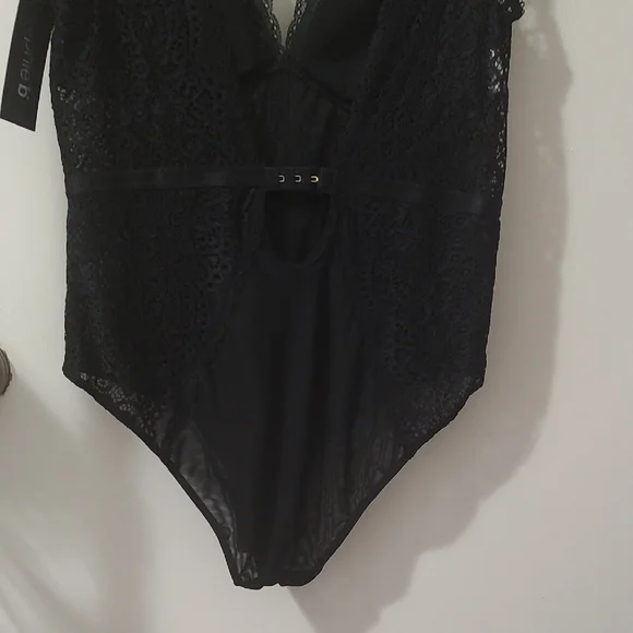Sophie B. Black Lace Bodysuit - Picture 5 of 5